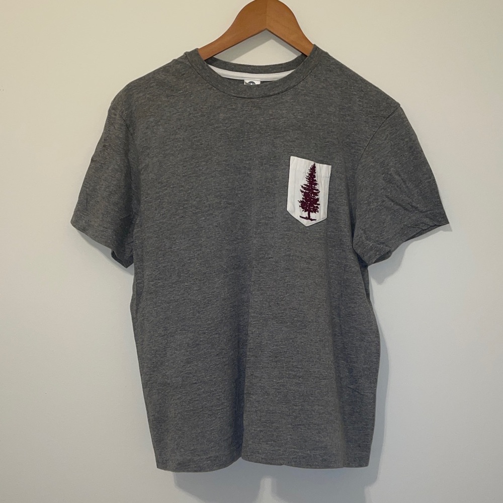 Garden of the Gods Heather Gray Tee with Tree Pocket Design